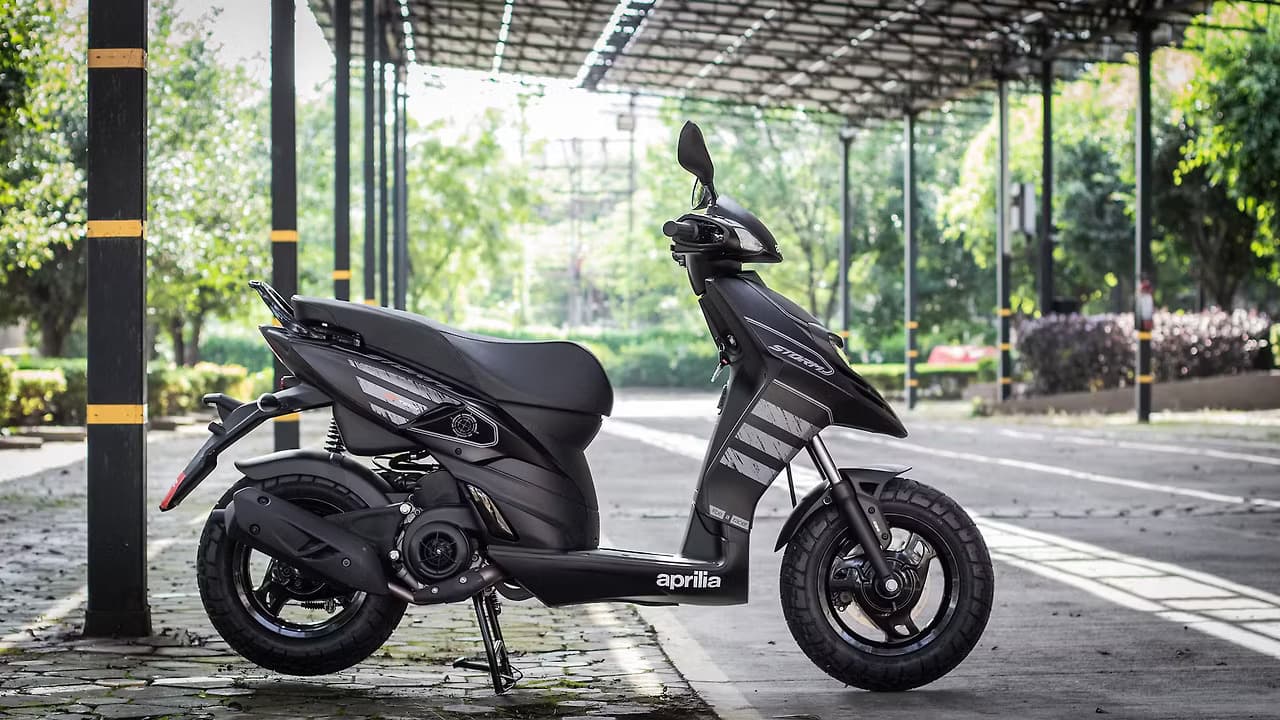 Aprilia 125 STROM CBS Showroom in Mumbai Naka