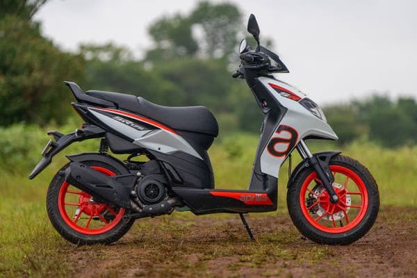 Best Aprilia 175 HP-E CBS Showroom In Nashik - Moharir Auto