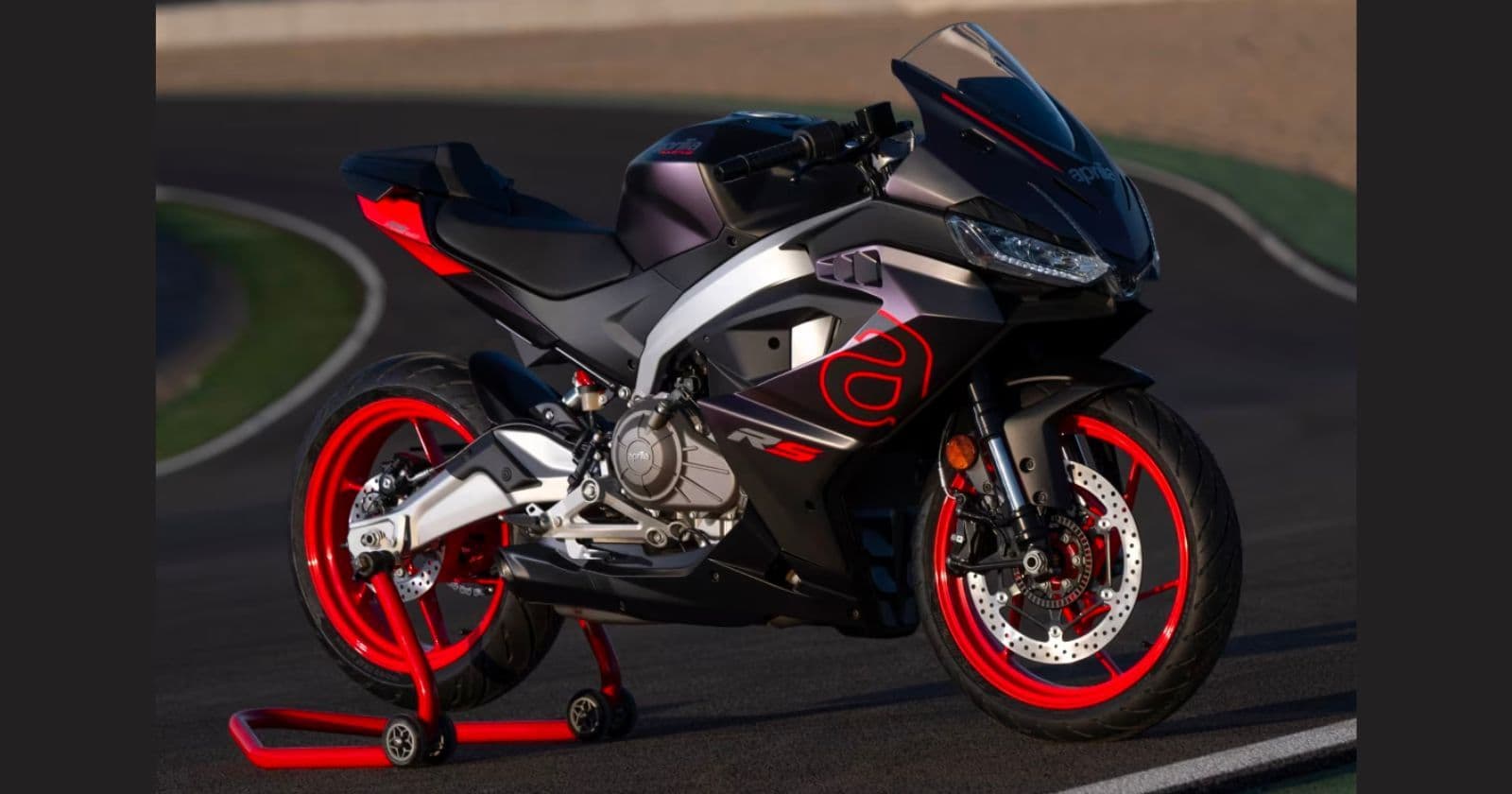 Best Aprilia RS 457 Showroom Near Nashik - Moharir Auto
