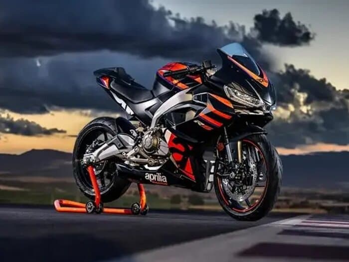 RS 457 Showroom in Mumbai Naka Nashik